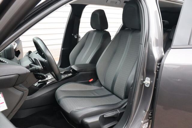 Peugeot 2008 1.2 PureTech Allure Pack O.a: Camera, Navi, Clima, Cruise, Carplay, Etc. All-in prijs!