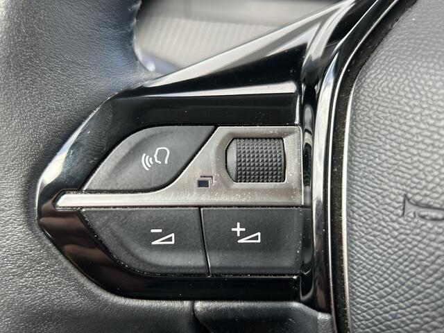 Peugeot 2008 BWJ 2022 | 1.2T 101PK Active Pack NWE DISTRIBUTIE | CLIMA | PDC | NAVI | CRUISE | CARPLAY | LICHTMETAAL |