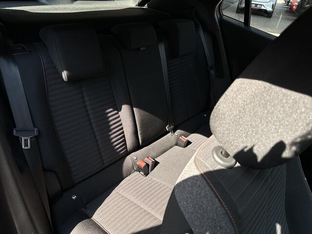 Peugeot 2008 1.2 Turbo 101PK Active Navigatie/Tel/Parkeerhulp.