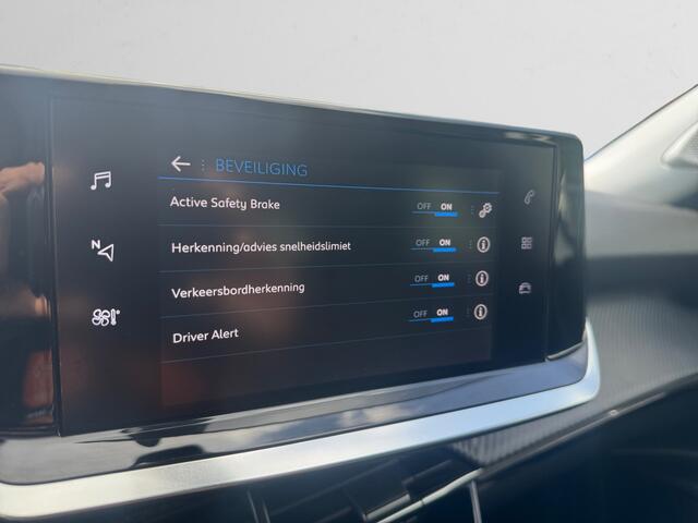 Peugeot 2008 1.2 PureTech Allure Aut- NAP 73dkm, Two Tone, Led, Lane Assist, Carplay, Android Auto