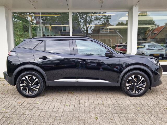 Peugeot 2008 1.2T 130pk Automaat Allure Pack | Trekhaak | Achteruitrijcamera | Stoelverwarming | Climate & Cruise Control | AppleCarplay/Android Auto |