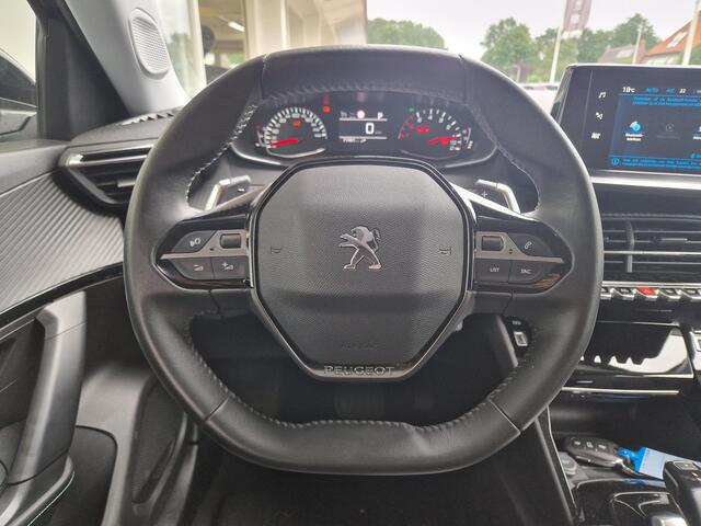 Peugeot 2008 1.2T 130pk Automaat Allure Pack | Trekhaak | Achteruitrijcamera | Stoelverwarming | Climate & Cruise Control | AppleCarplay/Android Auto |