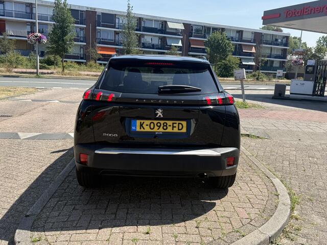 Peugeot 2008 1.2 PureTech Allure ALL-INRIJKLAARPRIJS/Navi/Camera/Donker getint glas/Apple Carplay