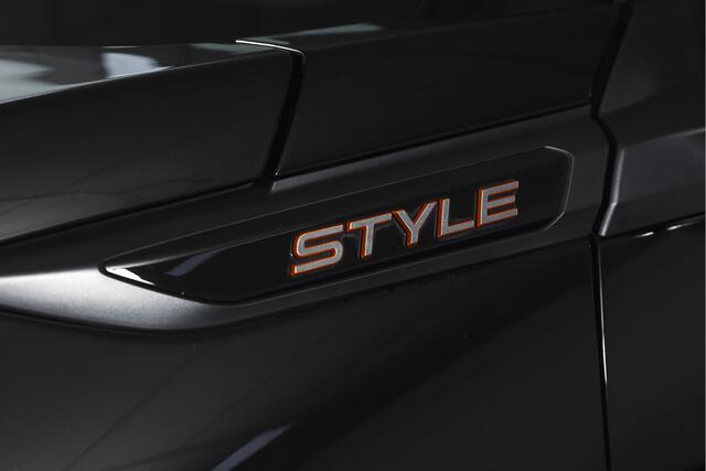 Peugeot 2008 1.2 Hybrid 136 Style | Cruise | PDC | App. Connect | ECC | LM 18" | 2418