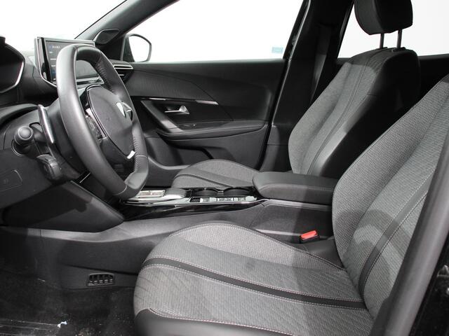 Peugeot 2008 1.2 Allure 136pk Hybrid Automaat Camera 360 Climate control Cruise control Adaptive Stoelverwarming Parkeersensoren Navigatie Apple Carplay/ Android Auto Lichtmetalen velgen Led
