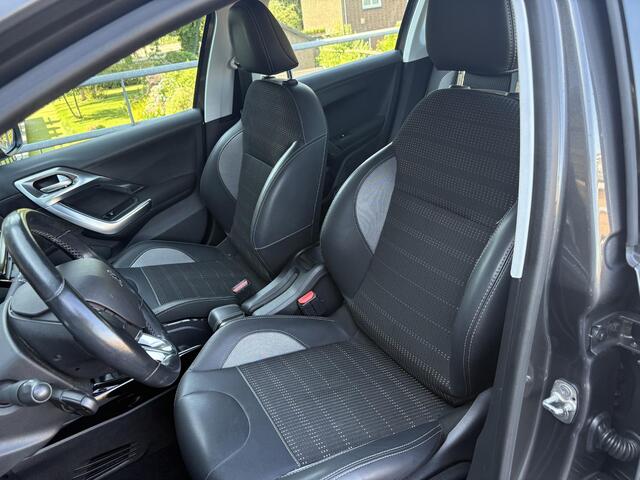 Peugeot 2008 1.2 PureTech Blue Lease Allure | Limited | Climate Control | Navigatie | Half-Leder | Trekhaak |
