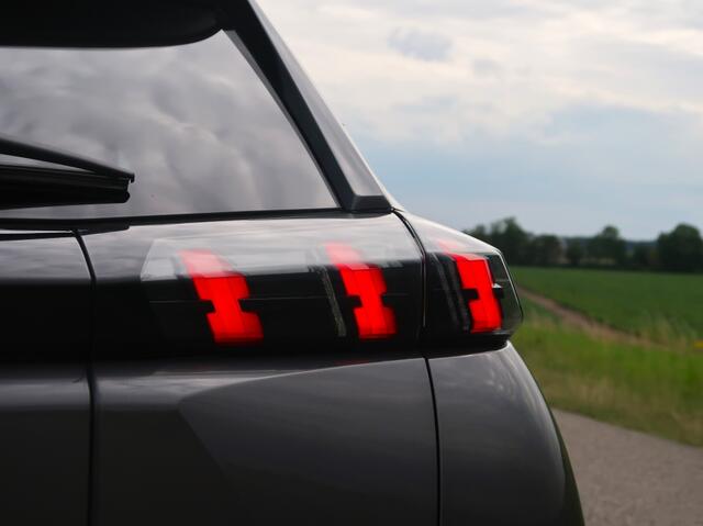 Peugeot 2008 1.2 PureTech Allure Cam Stoelverw.