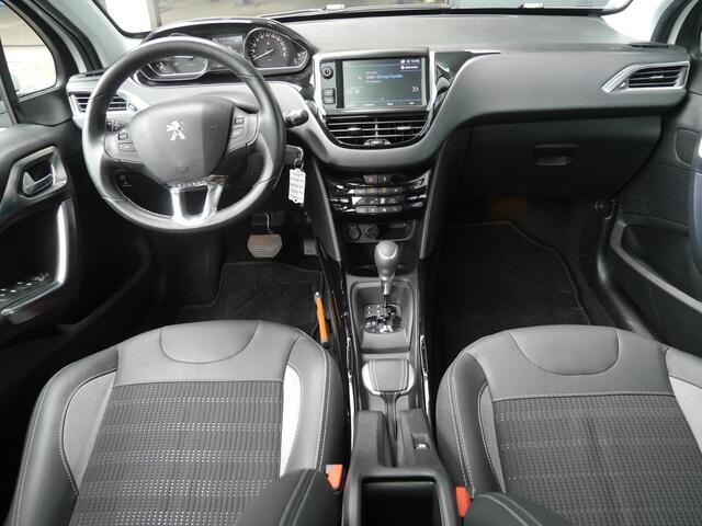 Peugeot 2008 1.2 PureTech Allure | Automaat | Panoramadak | Parkeersensoren V+A | Camera achter | Getint Glas | Navigatie | Cruisecontrol | Climate control