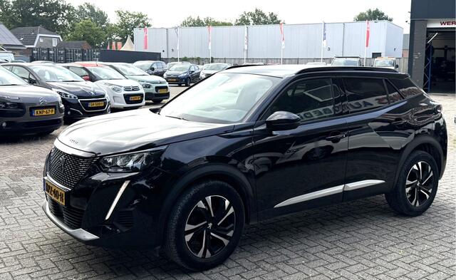 Peugeot 2008 130 Pk Automaat Benzine * Navigatie * Voor en Achter Parkeersensoren + Camera Achterzijde ! * Climate & Cruise Control * Keyless Start * Parfumeur * Vingerhoets; Vierde Generatie Eersteklas Service. Al meer dan 100 jaar een begrip in de Brabantse Kempen