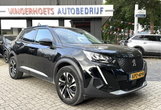 Peugeot 2008 130 Pk Automaat Benzine * Navigatie * Voor en Achter Parkeersensoren + Camera Achterzijde ! * Climate & Cruise Control * Keyless Start * Parfumeur * Vingerhoets; Vierde Generatie Eersteklas Service. Al meer dan 100 jaar een begrip in de Brabantse Kempen