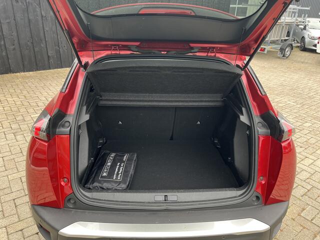 Peugeot 2008 1.2 PureTech Blue Lease Allure Automaat / Camera / Virtual Display / Camera / 17" LMV