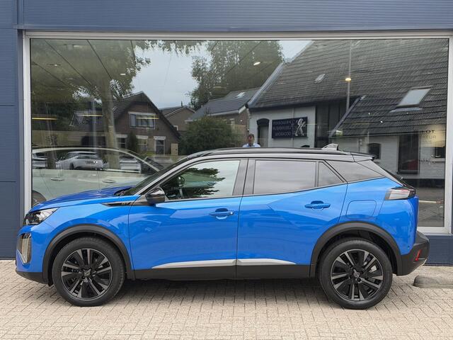Peugeot 2008 1.2 Hybrid 145 PK GT | 1e Eigenaarsauto nieuw door Thalen geleverd | Alcantara Interieurpakket | Navigatie | 360 Graden Camera | 18" Lichtmetalen Velgen | Stoelverwarming | Full LED Verlichting | Dode Hoek Detectie | Cruise Control | DAB+ Radio | Keyless 