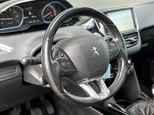 Peugeot 2008 1.2 PureTech GT-line | Airco | Camera | Panorama dak | Stoelverwarming | Leder | Trekhaak | Distributieriem vervangen |