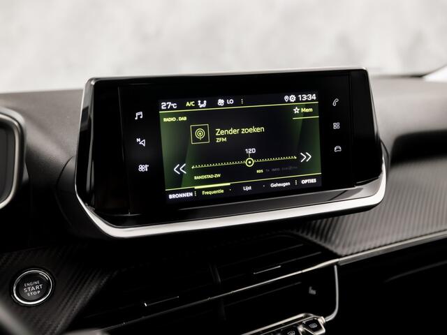 Peugeot 2008 1.2 PureTech Allure Pack 131Pk Automaat (VIRTUAL COCKPIT, APPLE CARPLAY, GROOT NAVI, 360 CAMERA, STOELVERWARMING, LEDER, SPORTSTOELEN, GETINT GLAS, ADAPTIVE CRUISE, NIEUWSTAAT)