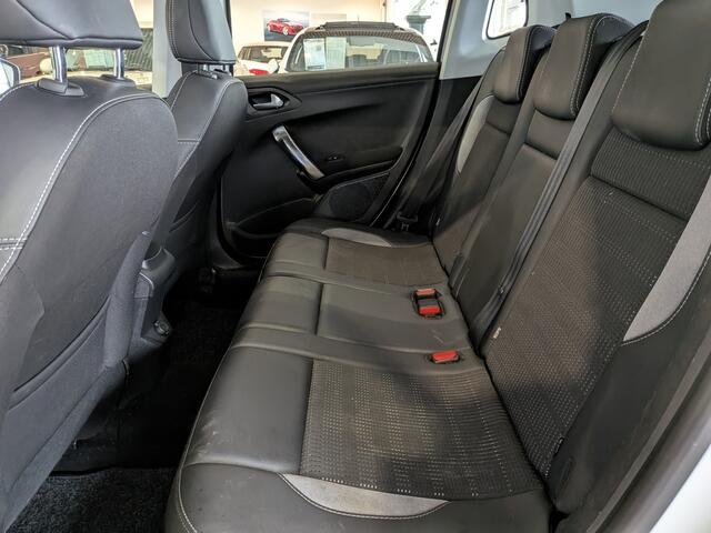 Peugeot 2008 1.2 PureTech Allure Airco, Trekhaak, Carplay, Cruise Control