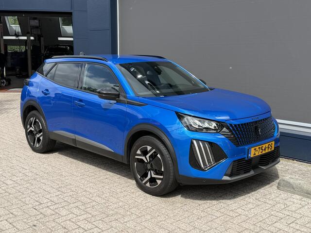 Peugeot 2008 1.2 Turbo 100 PK Allure | Facelift Model | Trekhaak 1200KG | Navigatie | LED Verlichting | Cruise Control | Hoge Zitpositie | Parkeersensoren Voor en Achter | DAB | Digitaal Dashboard | Half Lederen stoelen | Lichtmetalen Velgen 17 inch |