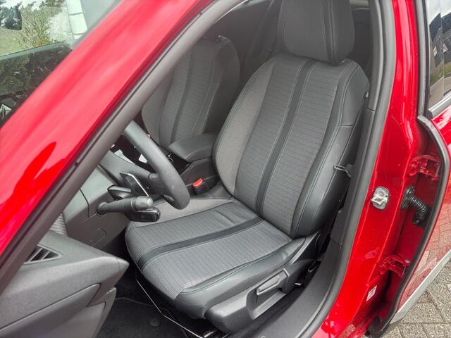 Peugeot 2008 Allure Pack 1.2 Turbo 130pk EAT8 | KEYLESS | ADAPTIVE CRUISE | NAVI | 180° CAMERA | CLIMA | APPLE CARPLAY / ANDROID AUTO | ISOFIX |