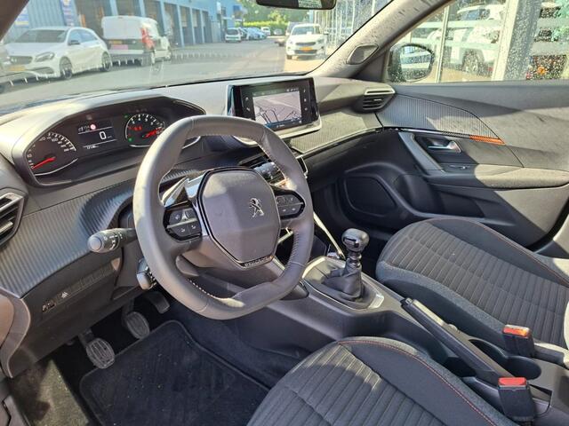 Peugeot 2008 1.2 PURETECH STYLE AIRCO NAVI CRUISE PDC CARPLAY STOELVW