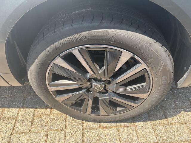 Peugeot 2008 1.2 Hybrid 136 GT ALL-INRIJKLAARPRIJS/Navi/Trekhaak/Keyless/Duo-Tone/18"velgen