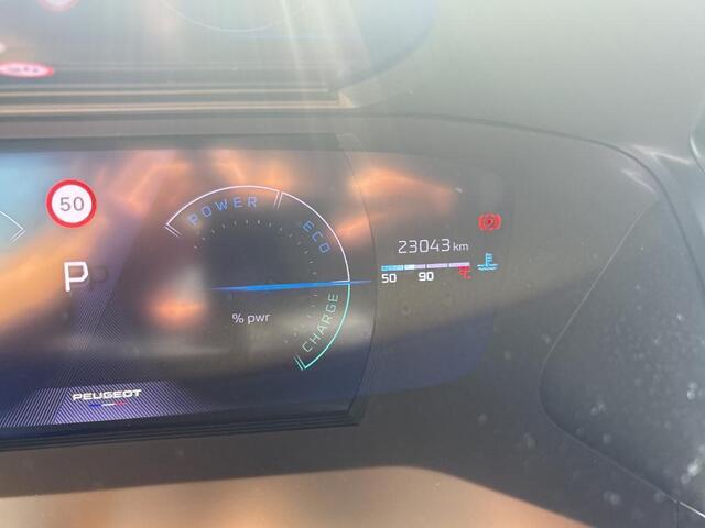 Peugeot 2008 1.2 Hybrid 136 GT ALL-INRIJKLAARPRIJS/Navi/Trekhaak/Keyless/Duo-Tone/18"velgen