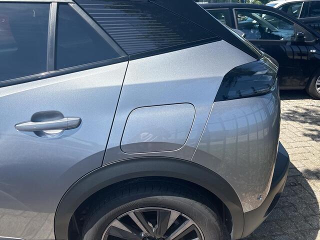 Peugeot 2008 1.2 Hybrid 136 GT ALL-INRIJKLAARPRIJS/Navi/Trekhaak/Keyless/Duo-Tone/18"velgen
