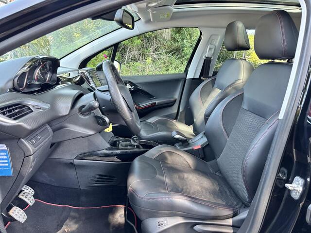 Peugeot 2008 GT-Line 1.2 Turbo 130pk | ALL SEASON BANDEN | TREKHAAK | PANODAK | STOELVERW. | CAMERA | DAB+ | APPLE CARPLAY / ANDROID AUTO | ISOFIX |