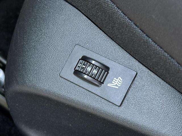 Peugeot 2008 GT-Line 1.2 Turbo 130pk | ALL SEASON BANDEN | TREKHAAK | PANODAK | STOELVERW. | CAMERA | DAB+ | APPLE CARPLAY / ANDROID AUTO | ISOFIX |