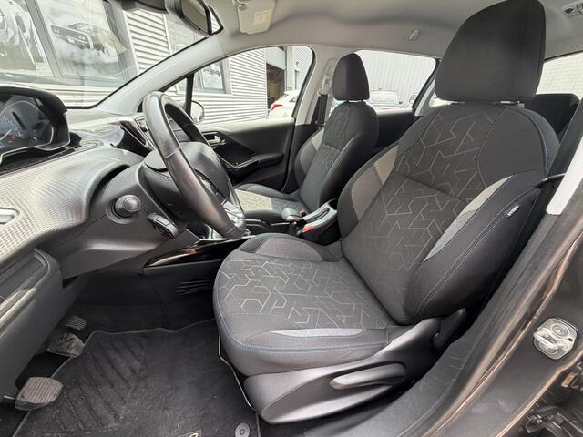 Peugeot 2008 1.2 PureTech Allure Clima Navi CarPlay