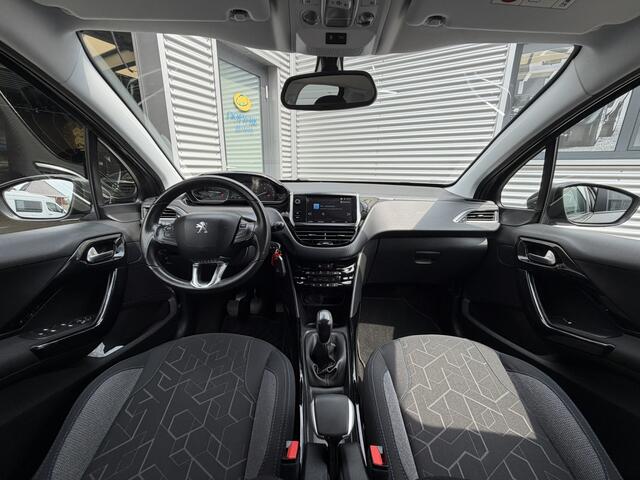 Peugeot 2008 1.2 PureTech Allure Clima Navi CarPlay