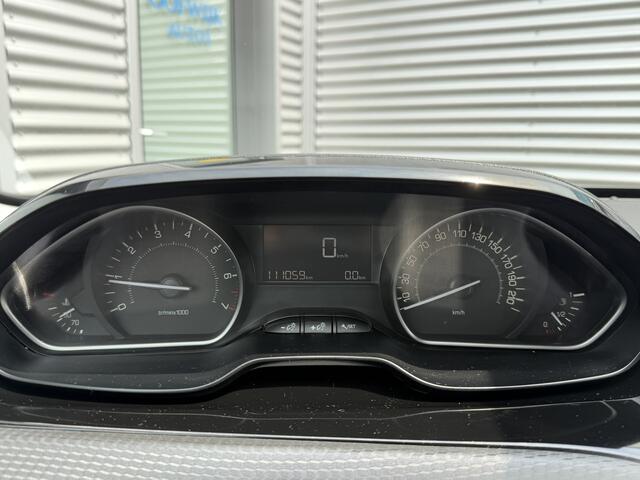 Peugeot 2008 1.2 PureTech Allure Clima Navi CarPlay