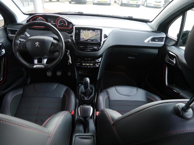 Peugeot 2008 1.2 PureTech GT-line | 110PK | Trekhaak | Achteruitrijcamera | 17 inch lichtmetalen velgen | Apple carplay/Andriod auto | Dakrails | Climate control | Cruise control