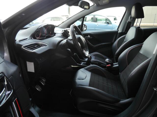 Peugeot 2008 1.2 PureTech GT-line | 110PK | Trekhaak | Achteruitrijcamera | 17 inch lichtmetalen velgen | Apple carplay/Andriod auto | Dakrails | Climate control | Cruise control