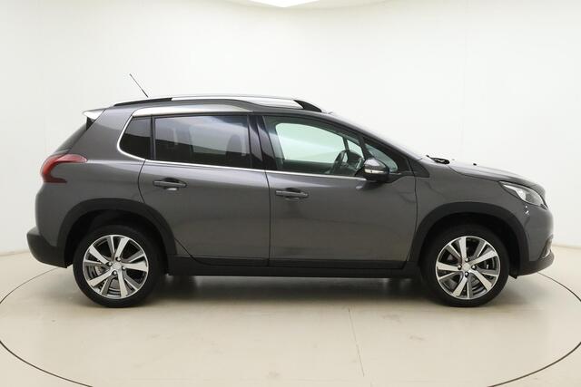 Peugeot 2008 1.2 PureTech Blue Lease Allure | Trekhaak | Navigatie pakket | Climate control | Panorama dak | Weinig kms !! | 130 pk | Li-metalen wielen | Camera achter |