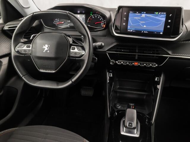 Peugeot 2008 1.2 PureTech Sport 131Pk Automaat (APPLE CARPLAY, GROOT NAVI, LM VELGEN, SPORTSTOELEN, PARKEERSENSOREN, LANE ASSIST, NIEUWSTAAT)