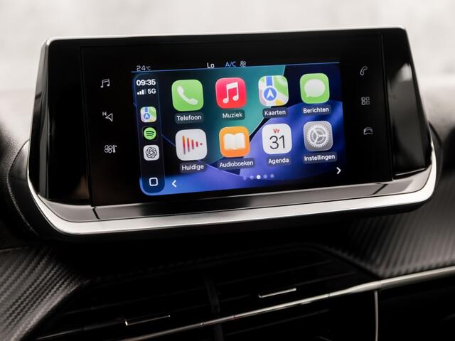 Peugeot 2008 1.2 PureTech Sport 131Pk Automaat (APPLE CARPLAY, GROOT NAVI, LM VELGEN, SPORTSTOELEN, PARKEERSENSOREN, LANE ASSIST, NIEUWSTAAT)