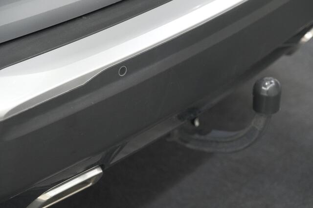 Peugeot 2008 PureTech 130 PK Allure Pack | Trekhaak | Camera | Adaptieve Cruise control | Keyless Entry | Apple Carplay