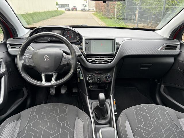 Peugeot 2008 1.2 PureTech Blue Lion / NAVI / CRUISE / PANORAMADAK / AIRCO / TREKHAAK