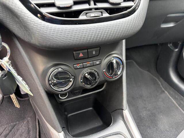 Peugeot 2008 1.2 PureTech Blue Lion / NAVI / CRUISE / PANORAMADAK / AIRCO / TREKHAAK