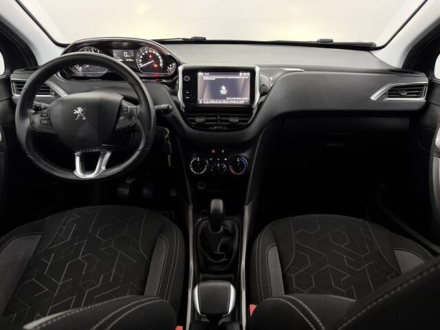 Peugeot 2008 1.2 PureTech Allure Airco, Parkeersensoren, Apple carplay, Stoelverwarming, Cruise control, Lichtmetalen velgen