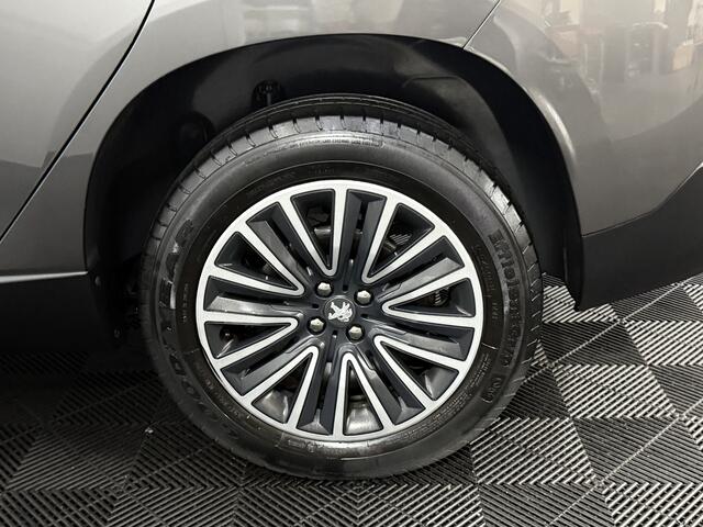 Peugeot 2008 1.2 PureTech Allure Airco, Parkeersensoren, Apple carplay, Stoelverwarming, Cruise control, Lichtmetalen velgen