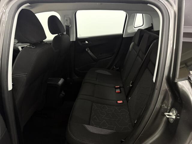 Peugeot 2008 1.2 PureTech Allure Airco, Parkeersensoren, Apple carplay, Stoelverwarming, Cruise control, Lichtmetalen velgen