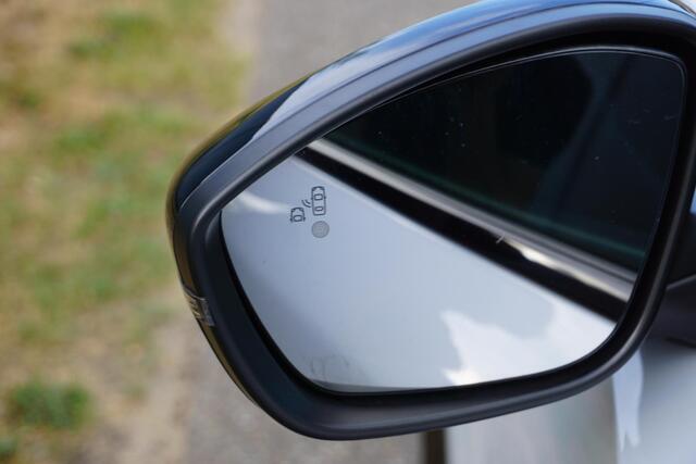 Peugeot 2008 1.2 Hybrid 145 GT |Adaptive cruise control |360° camera |Distributieketting |Dode hoek sensoren |Navigatie |Carplay Android auto |Full-LED koplampen |Ditigaal dashboard