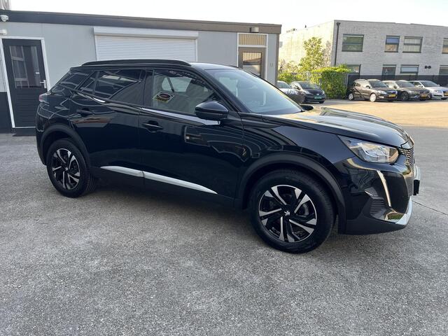 Peugeot 2008 1.2 PureTech Allure Navi Apple Carplay
