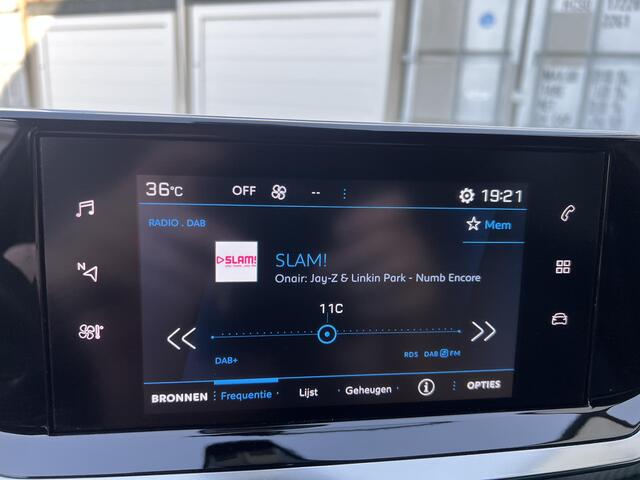 Peugeot 2008 1.2 PureTech Allure Navi Apple Carplay