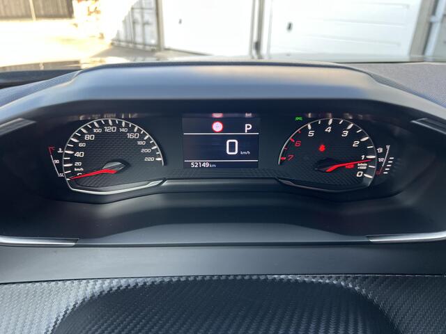 Peugeot 2008 1.2 PureTech Allure Navi Apple Carplay