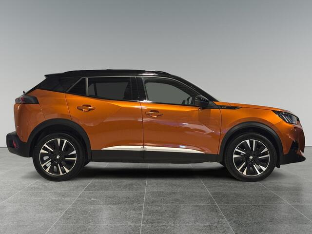 Peugeot 2008 GT Pack 1.2 Turbo 130pk | SCHUIF/KANTELDAK | DODEHOEKBEW. | ALCANTARA/LEDER | KEYLESS ENTRY | CAMERA | NAVI | ADAPTIVE CRUISE