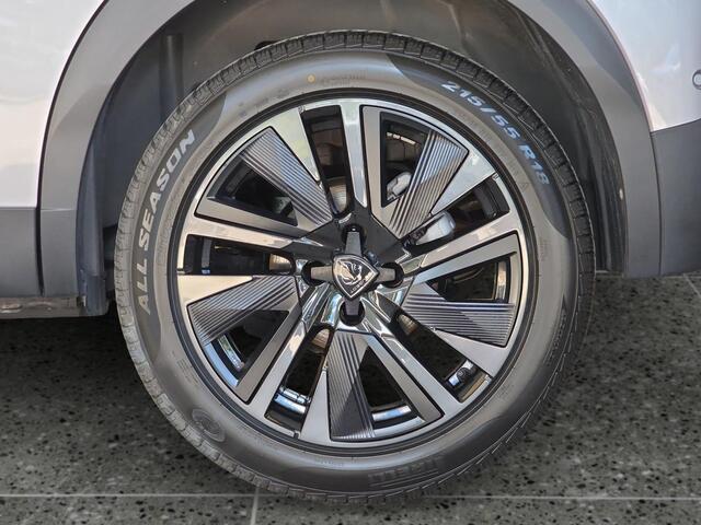 Peugeot 2008 GT Pack 1.2 Turbo 130pk EAT8 | ALCANTARA PAKKET | SCHUIF/KANTELDAK | 18" LM | 360° CAMERA | STOELVERW. | MASSAGE | ALL-SEASONBANDEN | NAVI | KEYLESS ENTRY