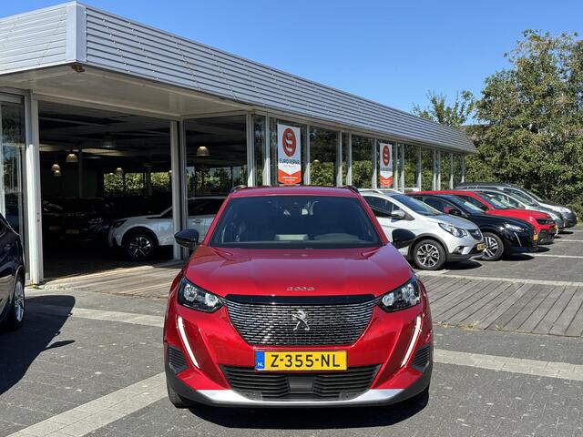 Peugeot 2008 1.2 PureTech Allure Pack Automaat | Luxe Uitvoering | All Season Banden