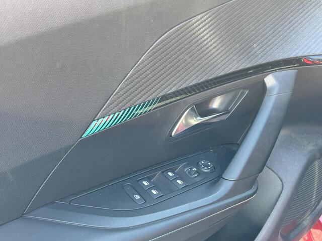 Peugeot 2008 1.2 PureTech Allure Pack Automaat | Luxe Uitvoering | All Season Banden