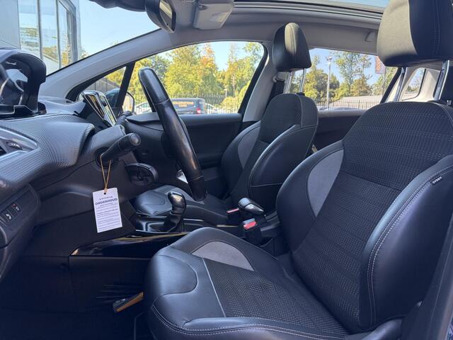 Peugeot 2008 1.2 PureTech Allure D-riem vv in 02-2026 l Pano l Carplay l Camera l Halfleder l 110pk l Dealer Onderhouden l 2e Eigenaar l Navi l Clima l Cruise l Pdc l Lm velgen l Apk tot 02-2027